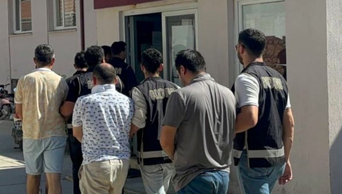 tekne ile kacmaya calisan fetoculer yakalandi GLGLpJf6