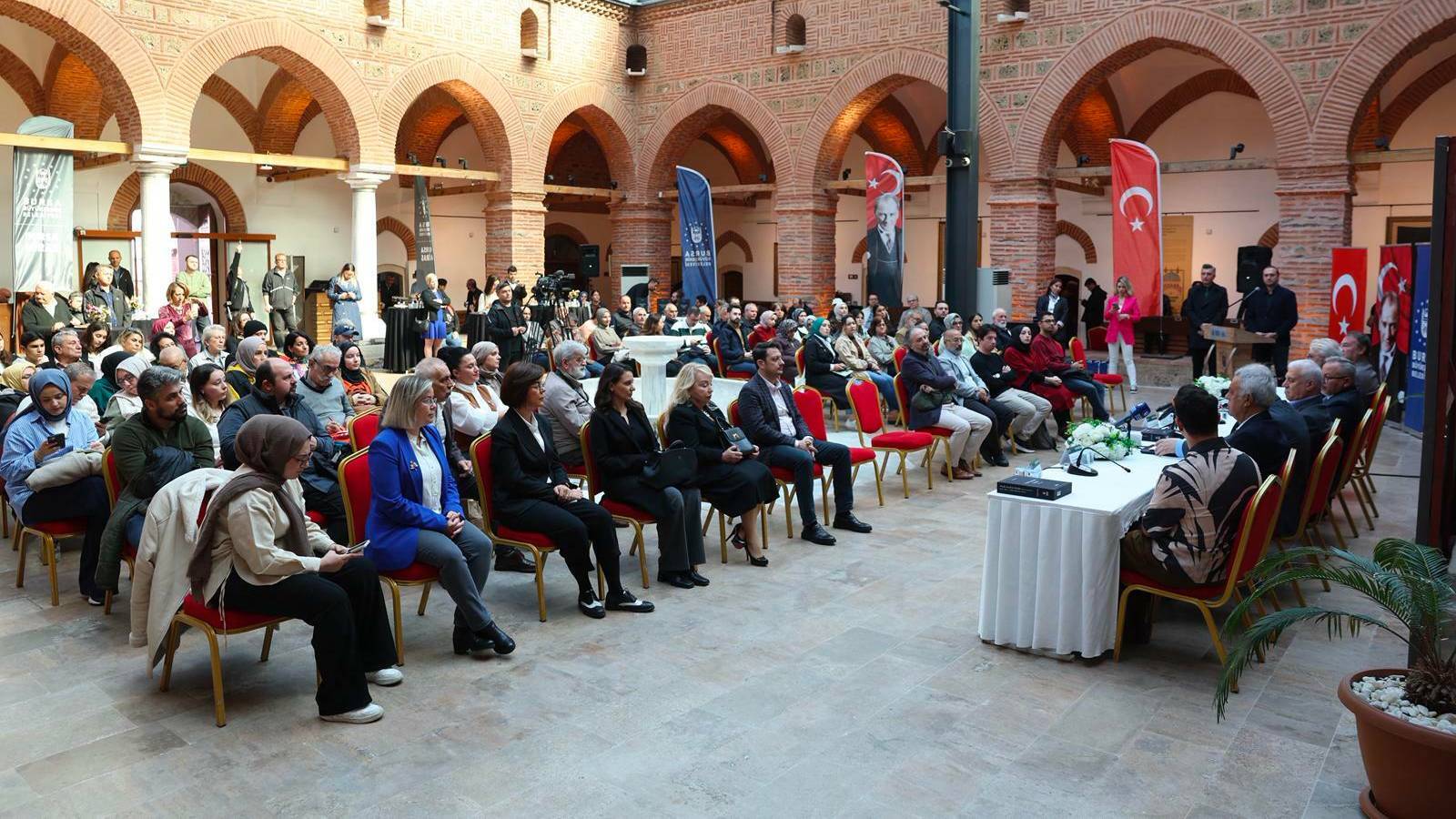 dede korkutun bursa yazmasi bilim dunyasina kazandirildi Tacb5Ozq.jpg