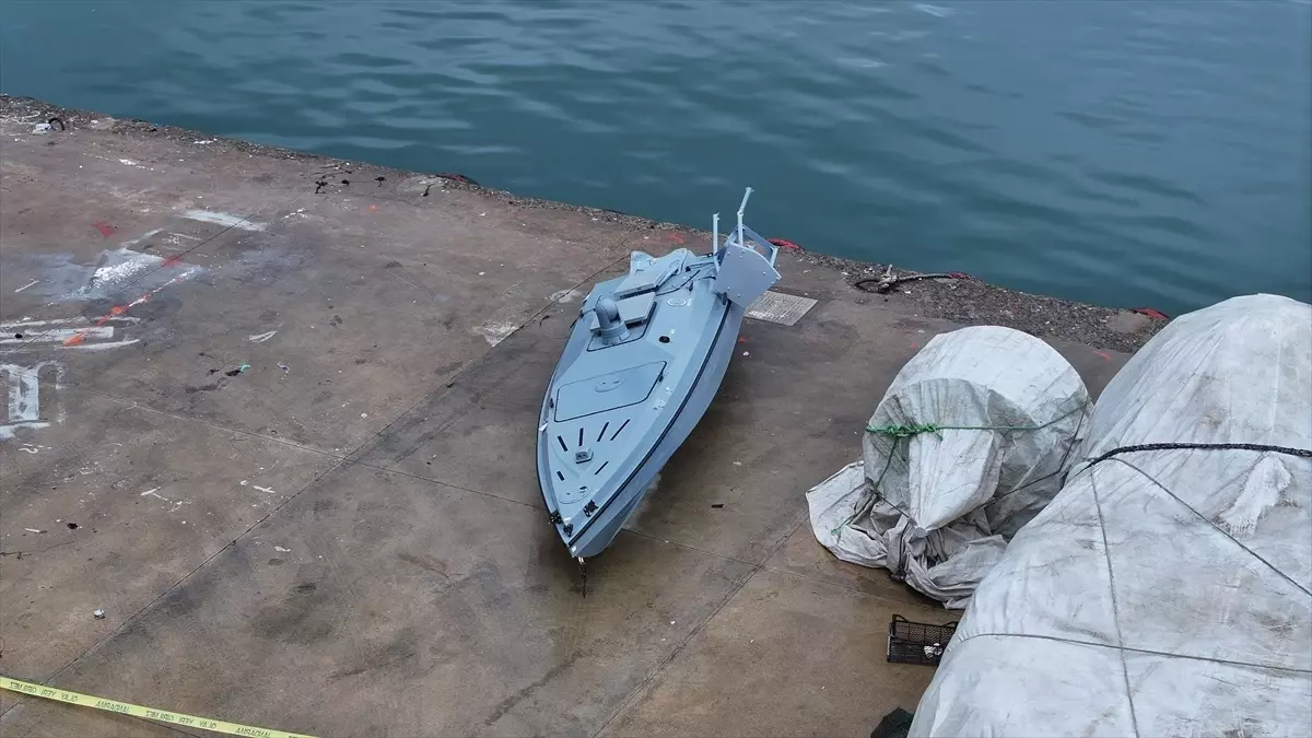 yoroz limaninda insansiz deniz araci bulundu VWHOlcCh