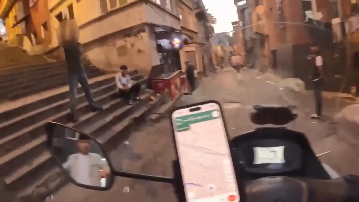 ispanyol youtuber beyoglunda saldiriya ugradi aAS2x7Lu.jpg