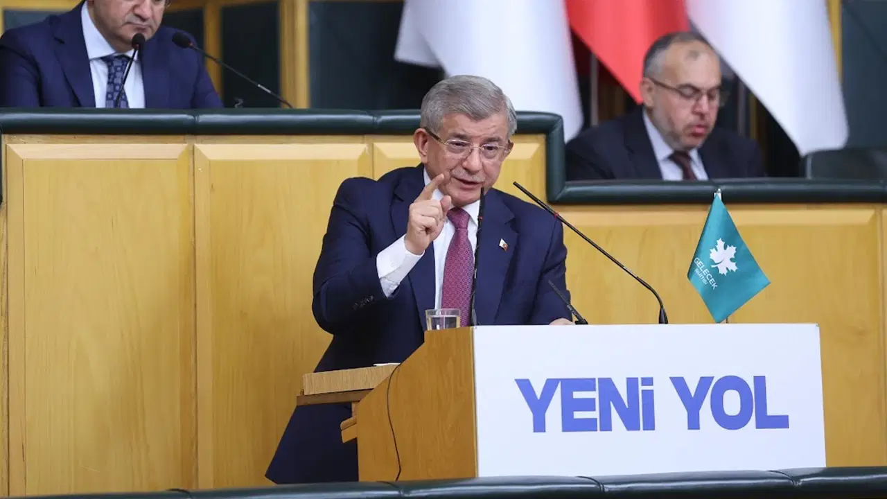 davutoglundan-o-akplilere-sert-elestiri-bu-uclu-cete-turkiyeye-10-yil-kaybettirdi-GHyxliGI