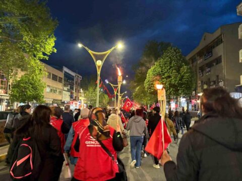 Erzincan’da Coşkulu 19 Mayıs Fener Alayı Etkinliği